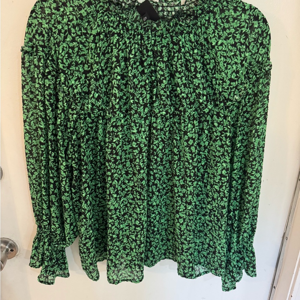 Who What Wear Black and Green Leaf Print Blouse